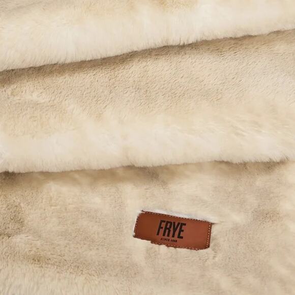 FRYE Luxe Faux Fur Throw - Picture 7 of 8